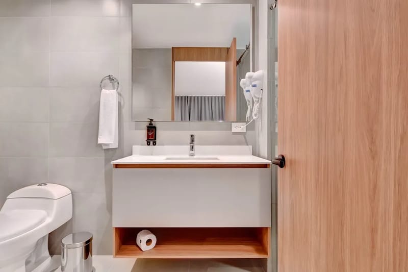 Cozy 2BR in Santa Barbara w/ Balcony