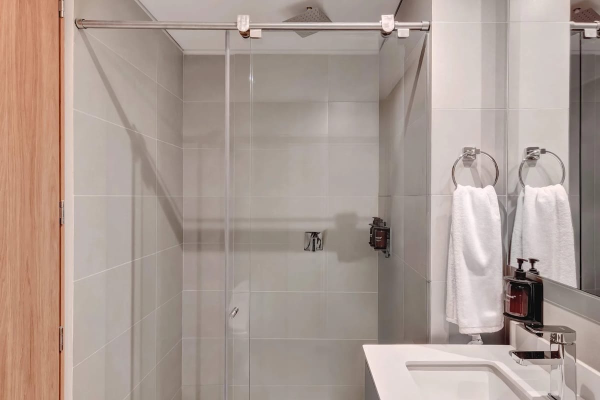 Cozy 2BR in Santa Barbara w/ Balcony