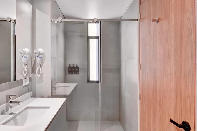 Cozy 2BR in Santa Barbara w/ Balcony