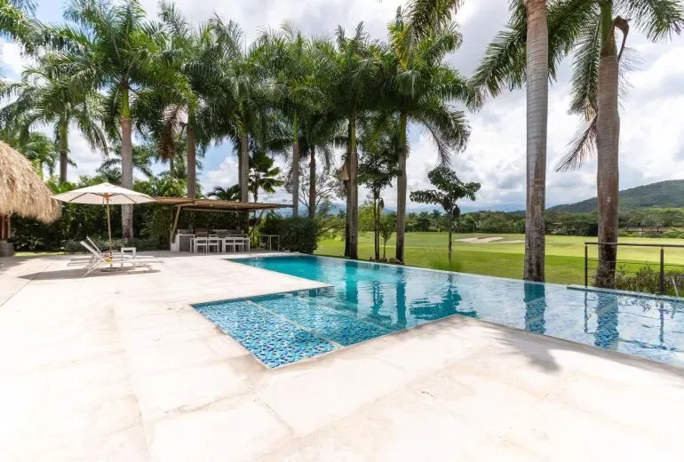 Amazing 4BR Villa w/ Pool at Mesa de Yeguas