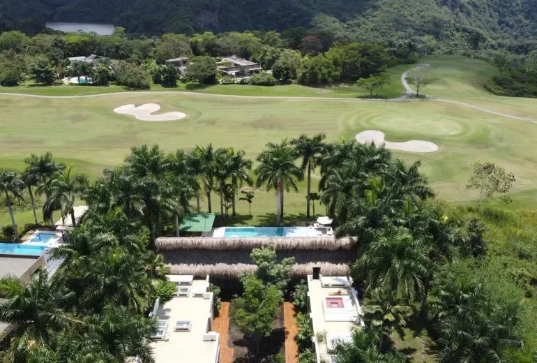 Amazing 4BR Villa w/ Pool at Mesa de Yeguas