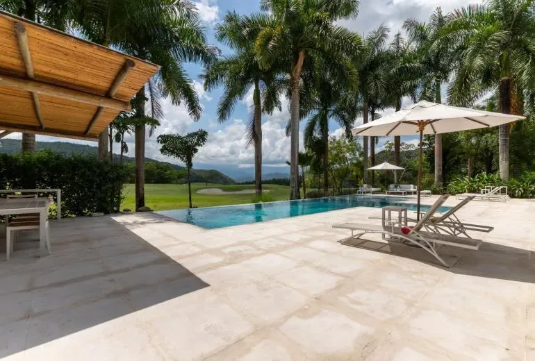 Amazing 4BR Villa w/ Pool at Mesa de Yeguas