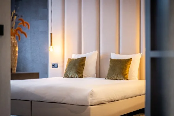 Bridal suite bed