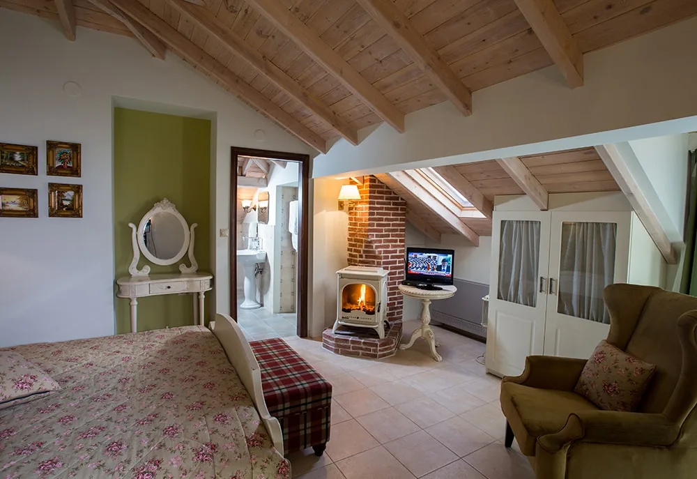 Suite junior abuhardillada