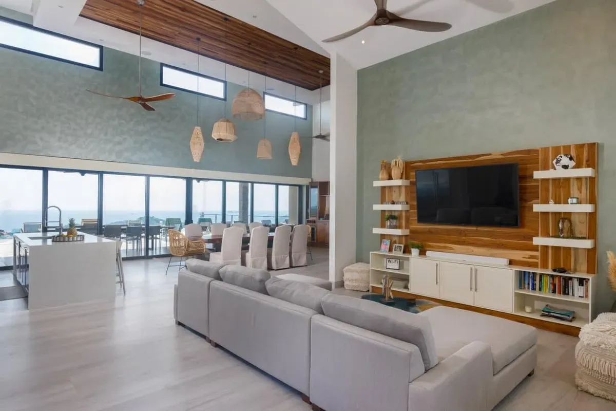 Breathtaking 9BR Villa in Costa Rica