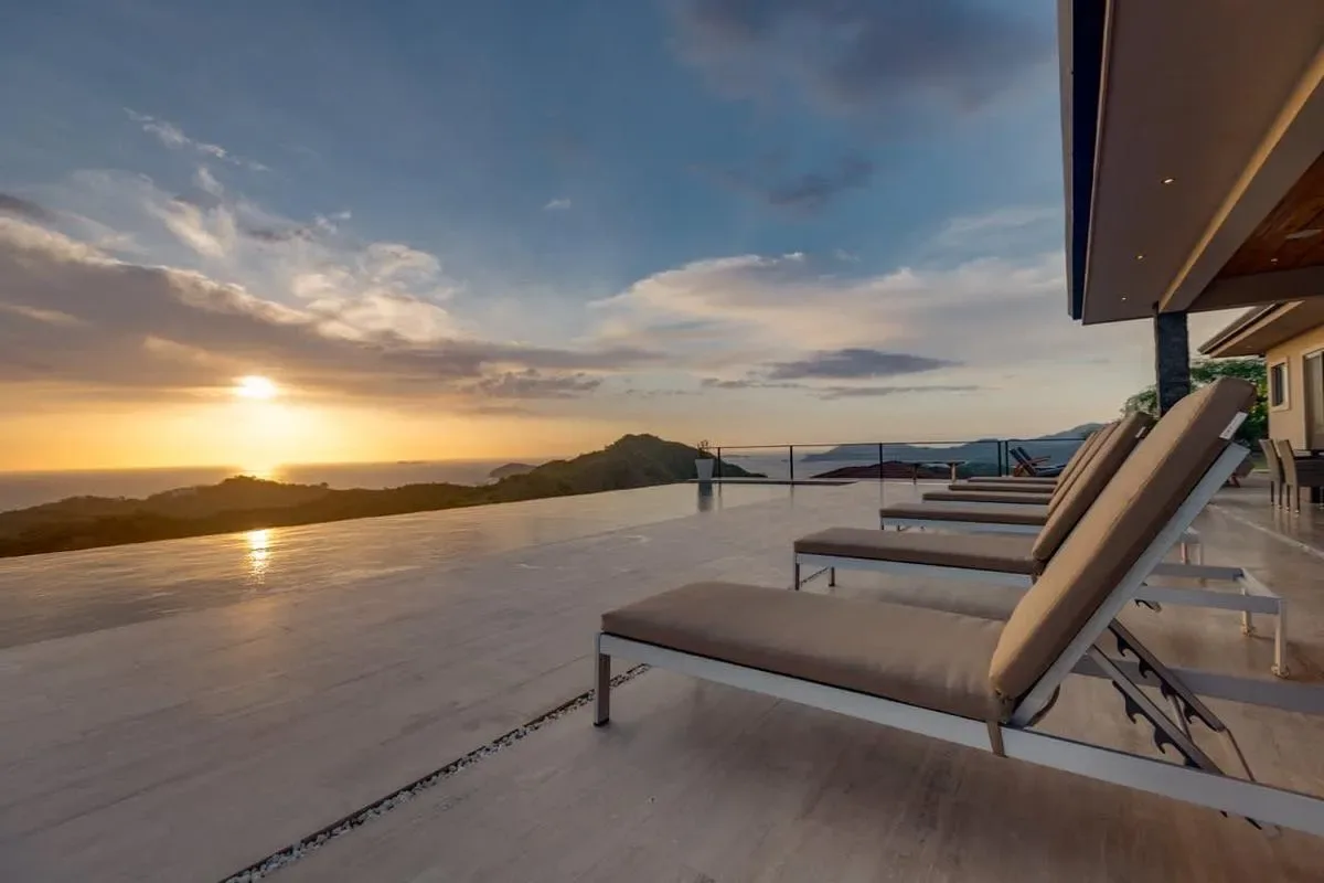 Breathtaking 9BR Villa in Costa Rica