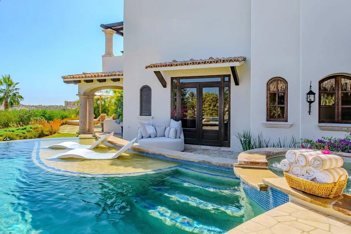 Amazing 4BR Villa w/ Pool & Ocean Views