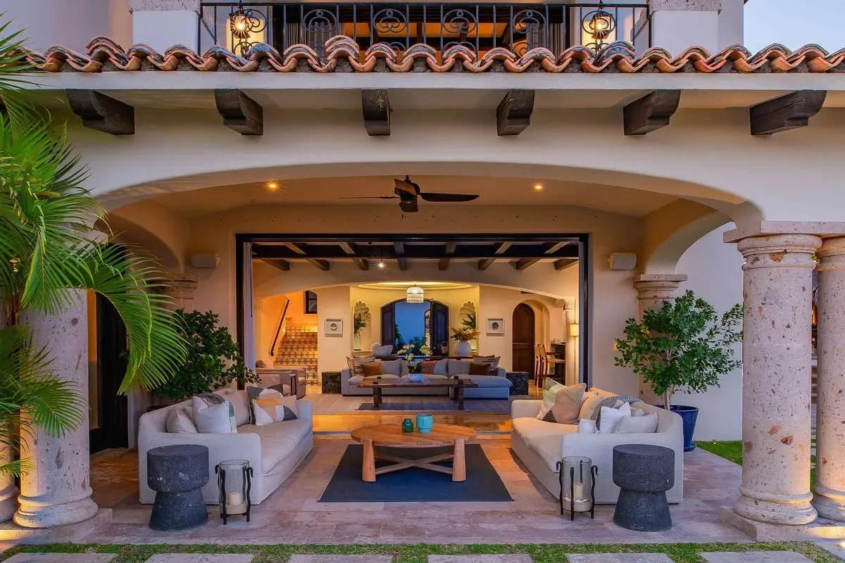 Amazing 4BR Villa w/ Pool & Ocean Views