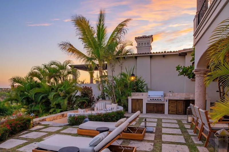 Amazing 4BR Villa w/ Pool & Ocean Views