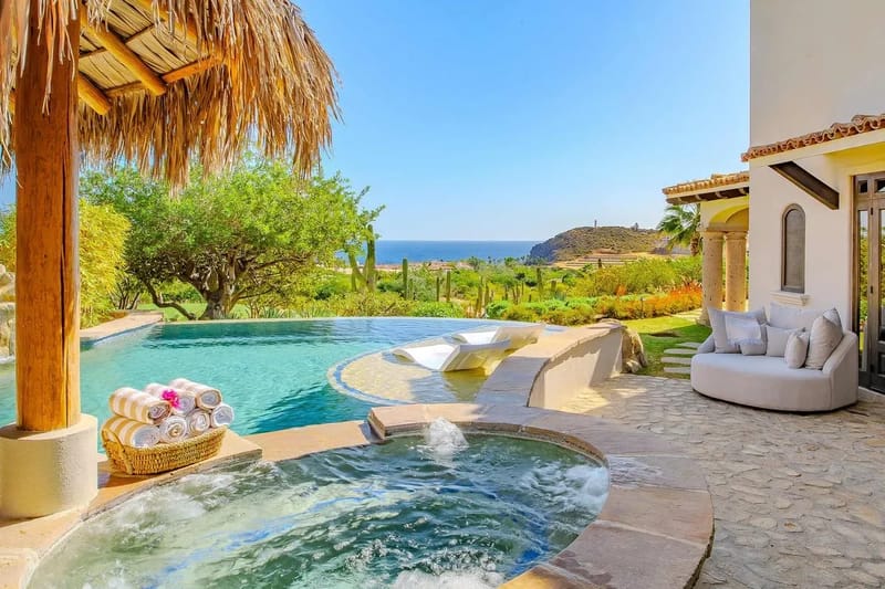 Amazing 4BR Villa w/ Pool & Ocean Views