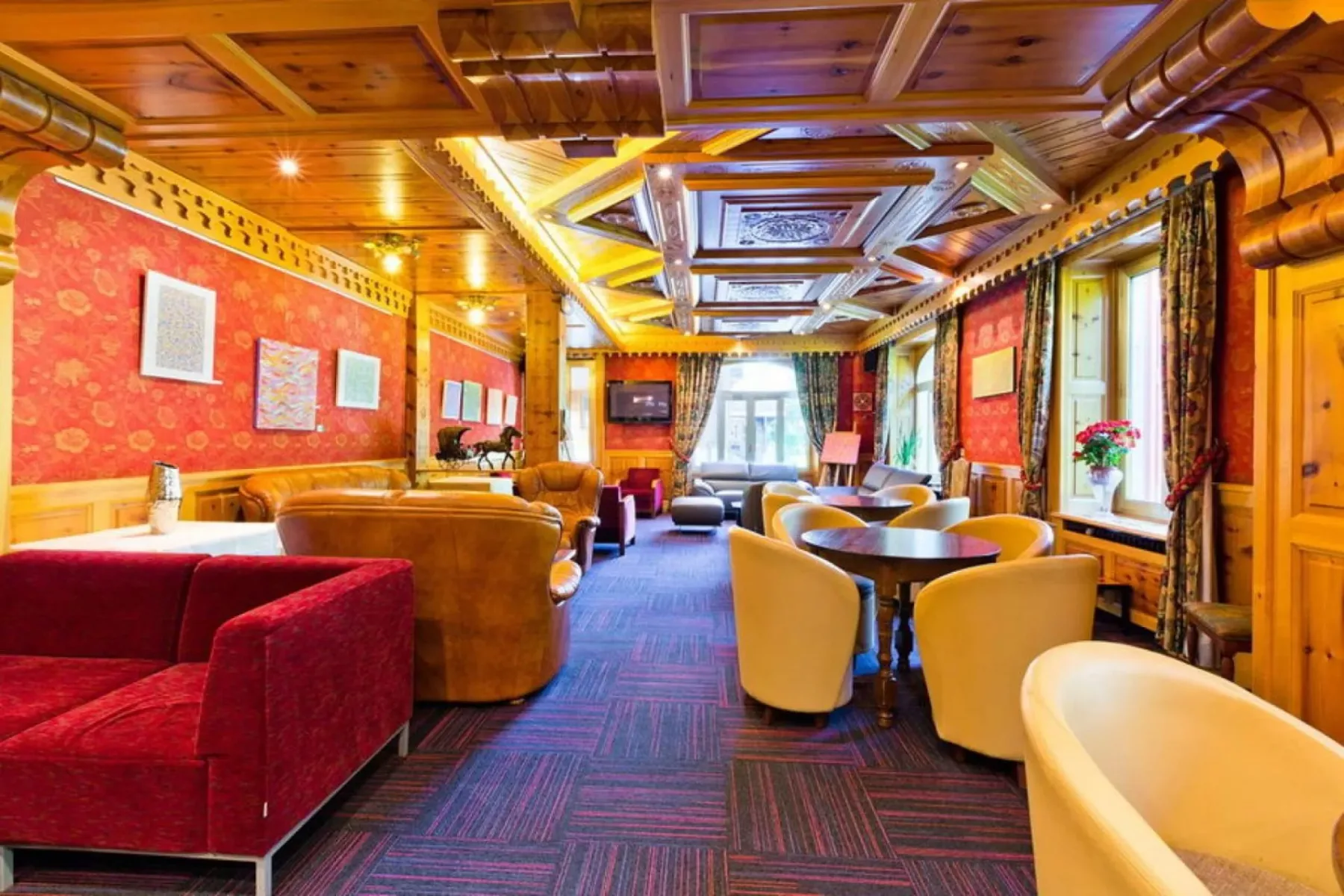 Hotel with bar lounge