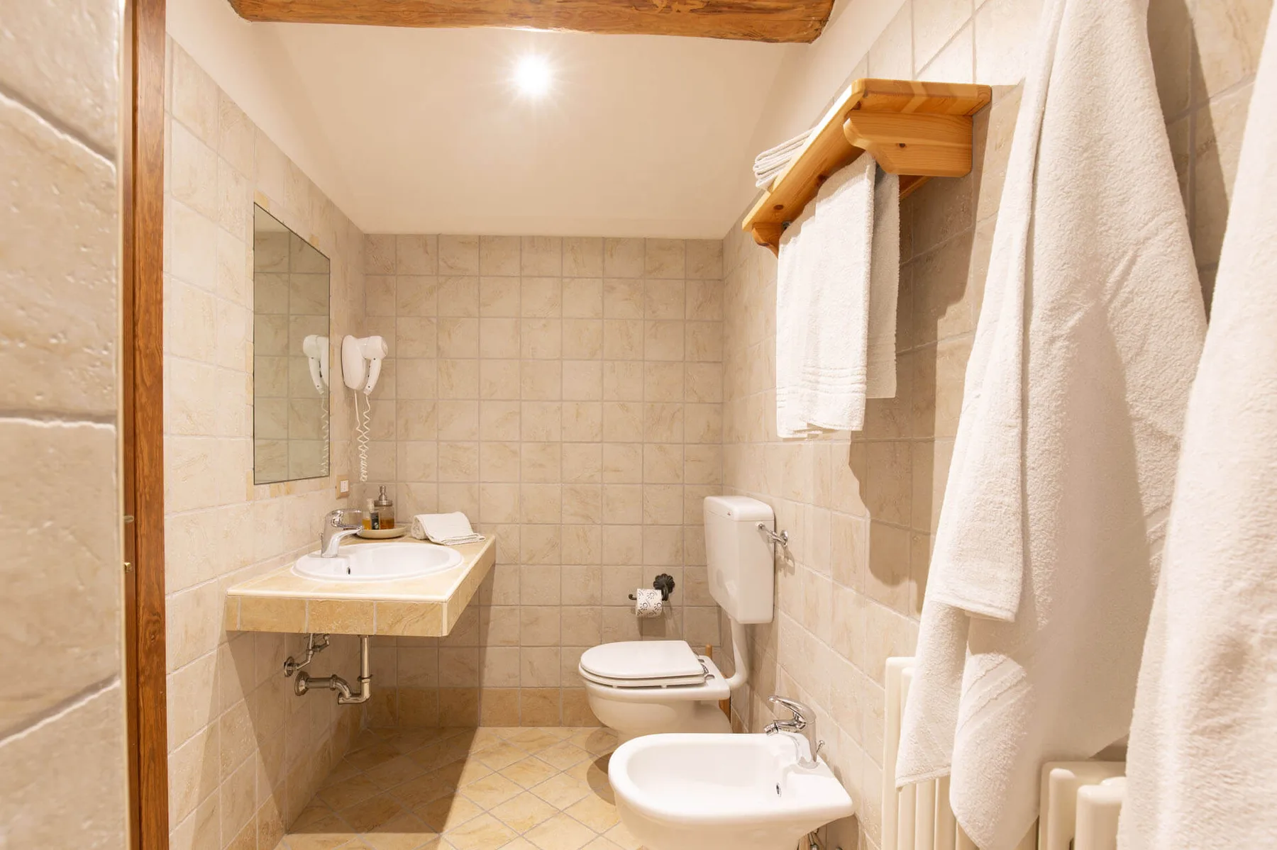 Guest room bathroom