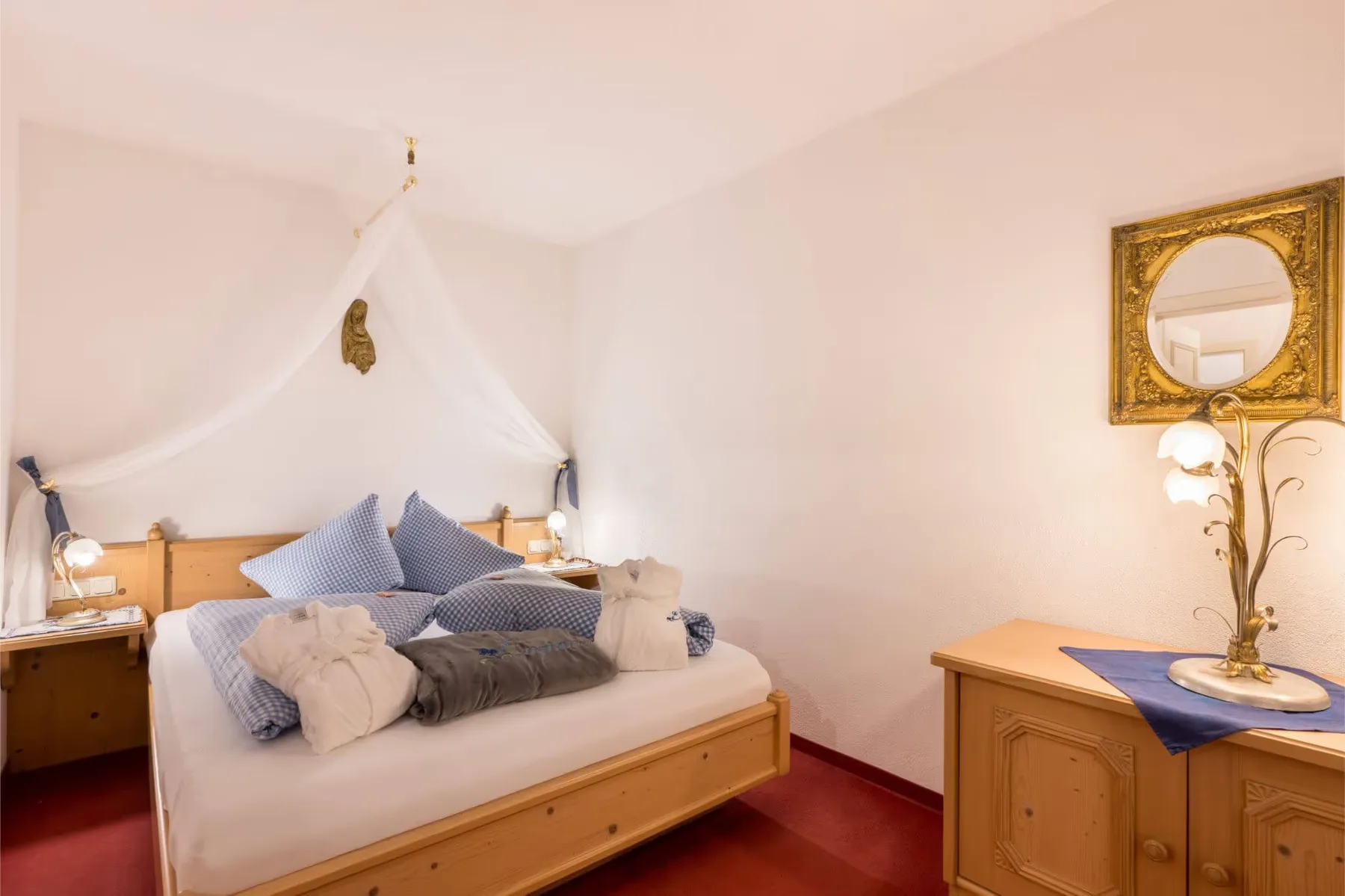 Suite bedroom