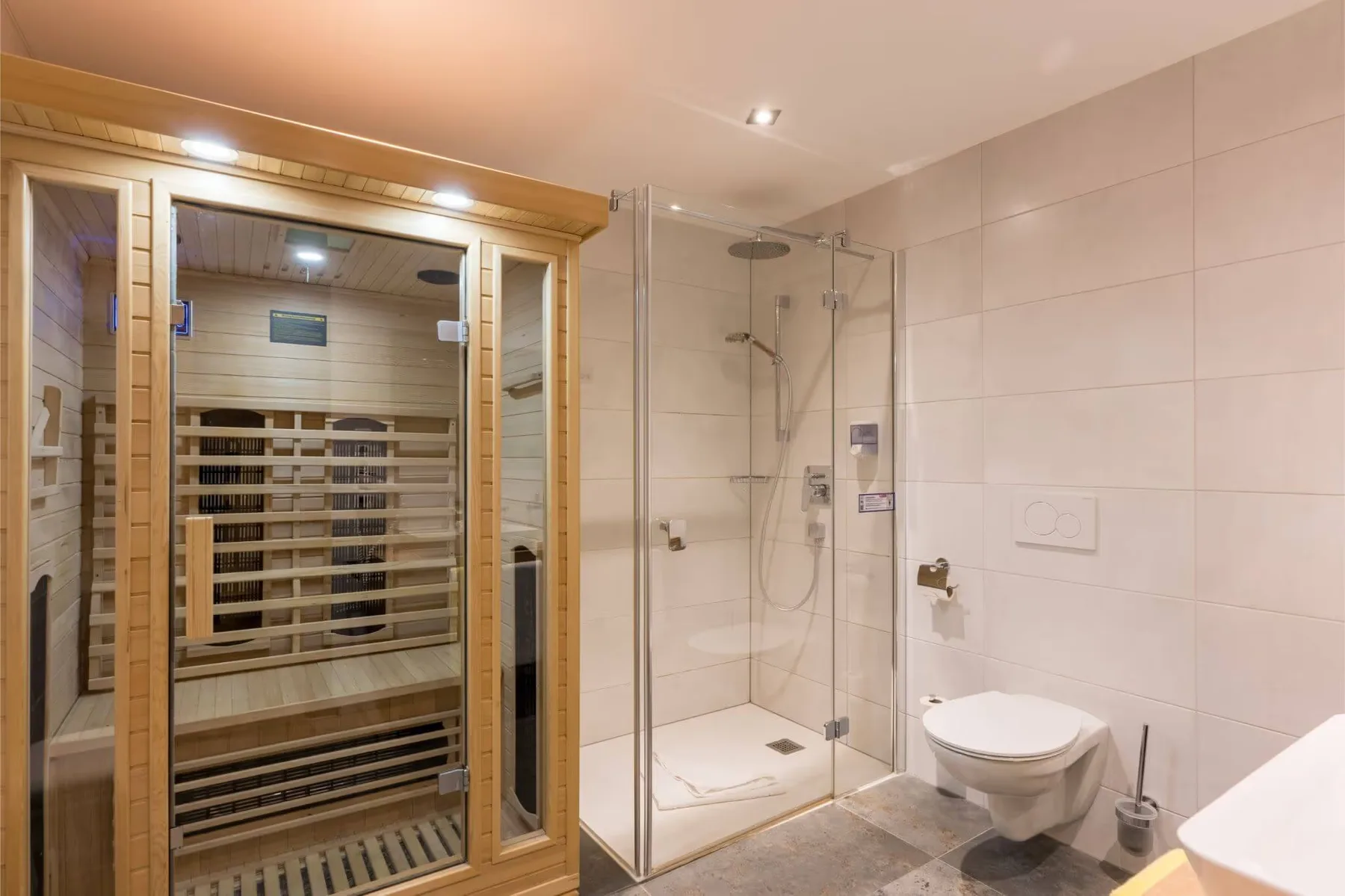 Holiday apartment bathroom