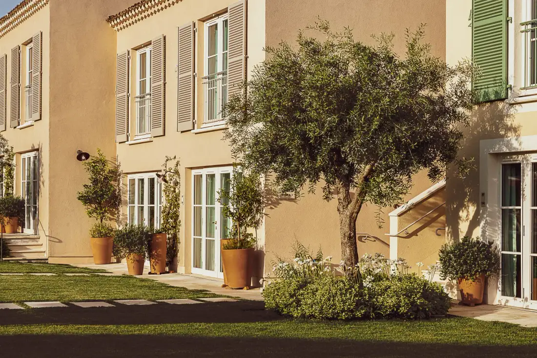 Lou Pinet hotel exterior