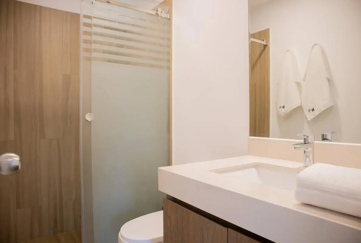 Inviting 2BR w/ Balcony in Miraflores