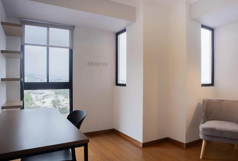 Inviting 2BR w/ Balcony in Miraflores