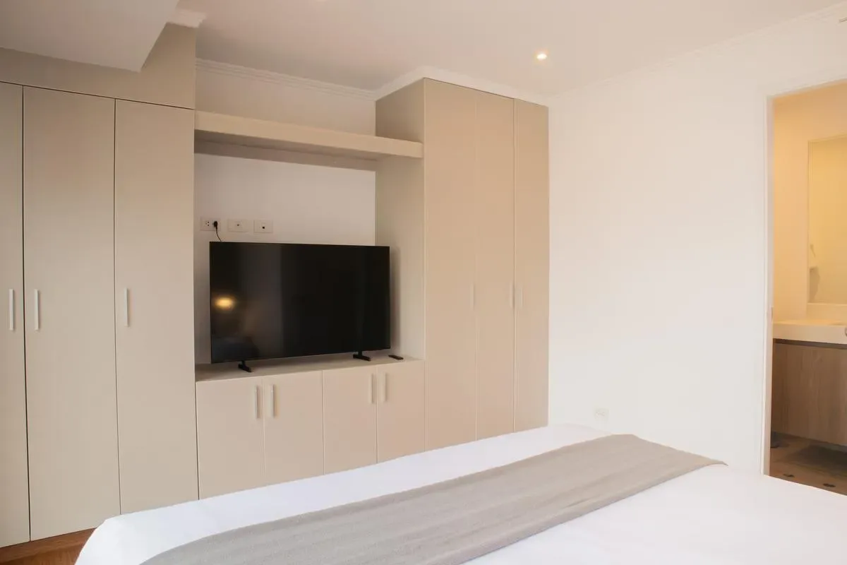 Inviting 2BR w/ Balcony in Miraflores