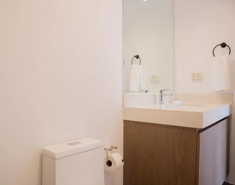 Inviting 2BR w/ Balcony in Miraflores