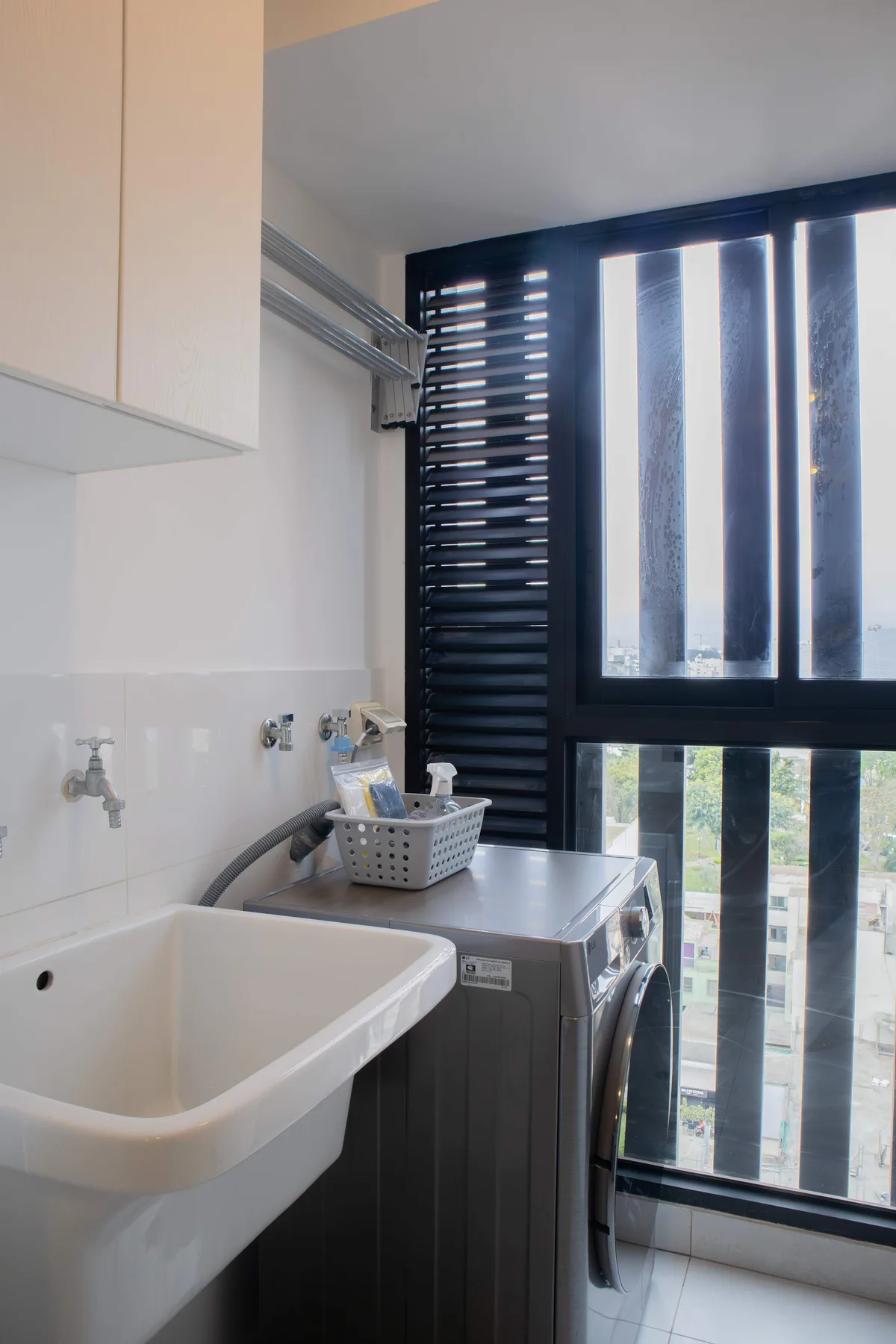 Inviting 2BR w/ Balcony in Miraflores