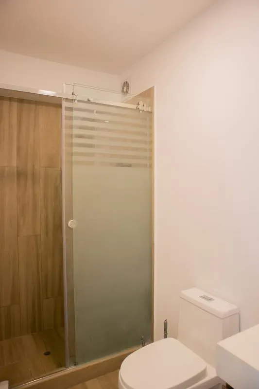 Inviting 2BR w/ Balcony in Miraflores
