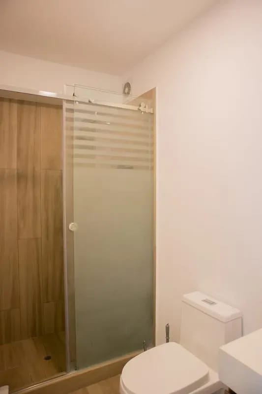 Inviting 2BR w/ Balcony in Miraflores