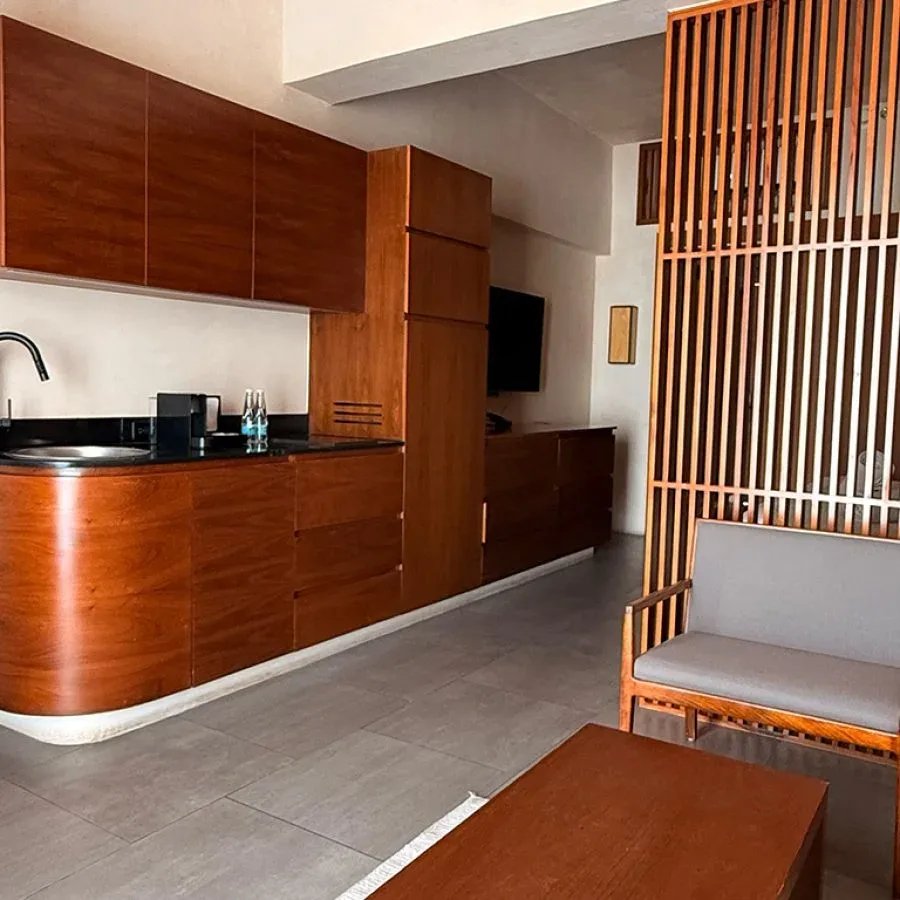 Zona de comedor de la suite