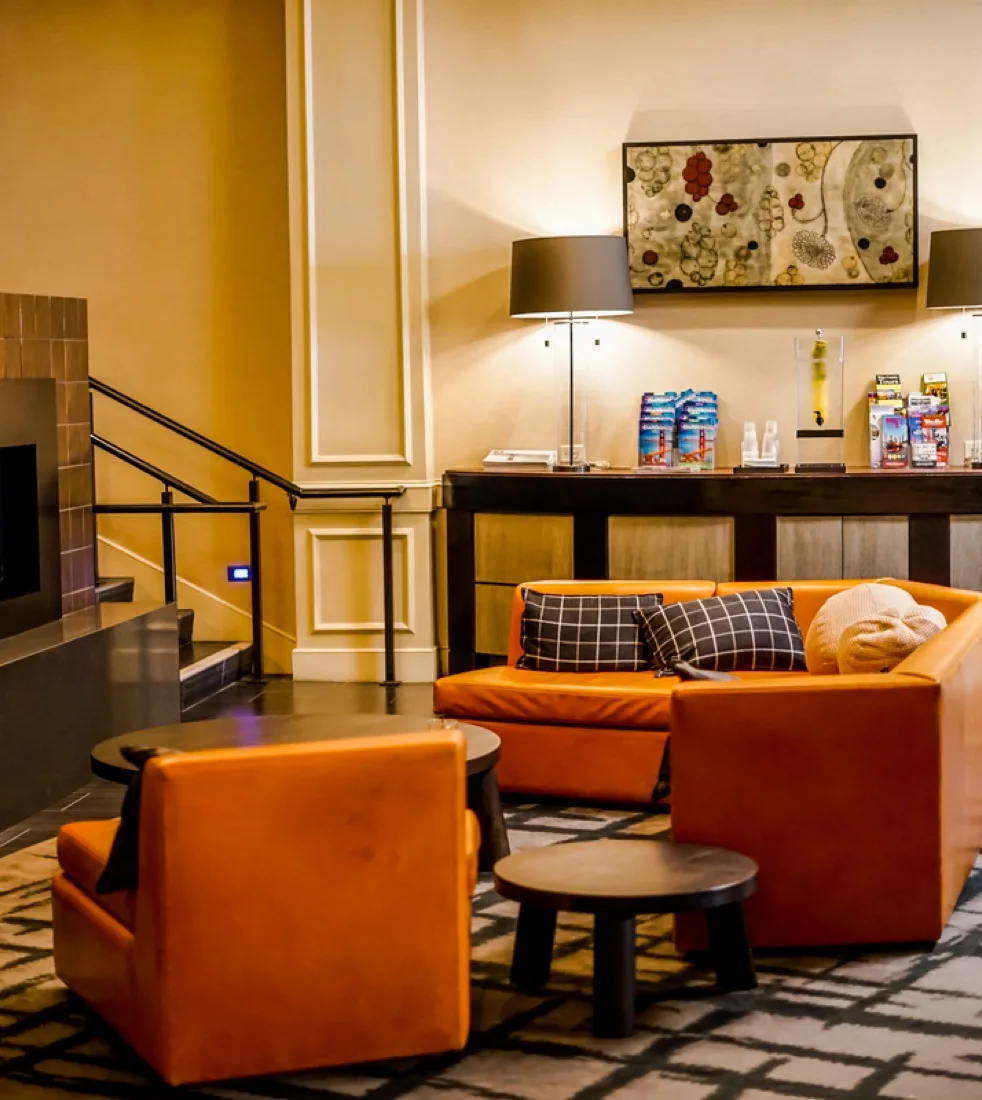 Hotel Abri lobby