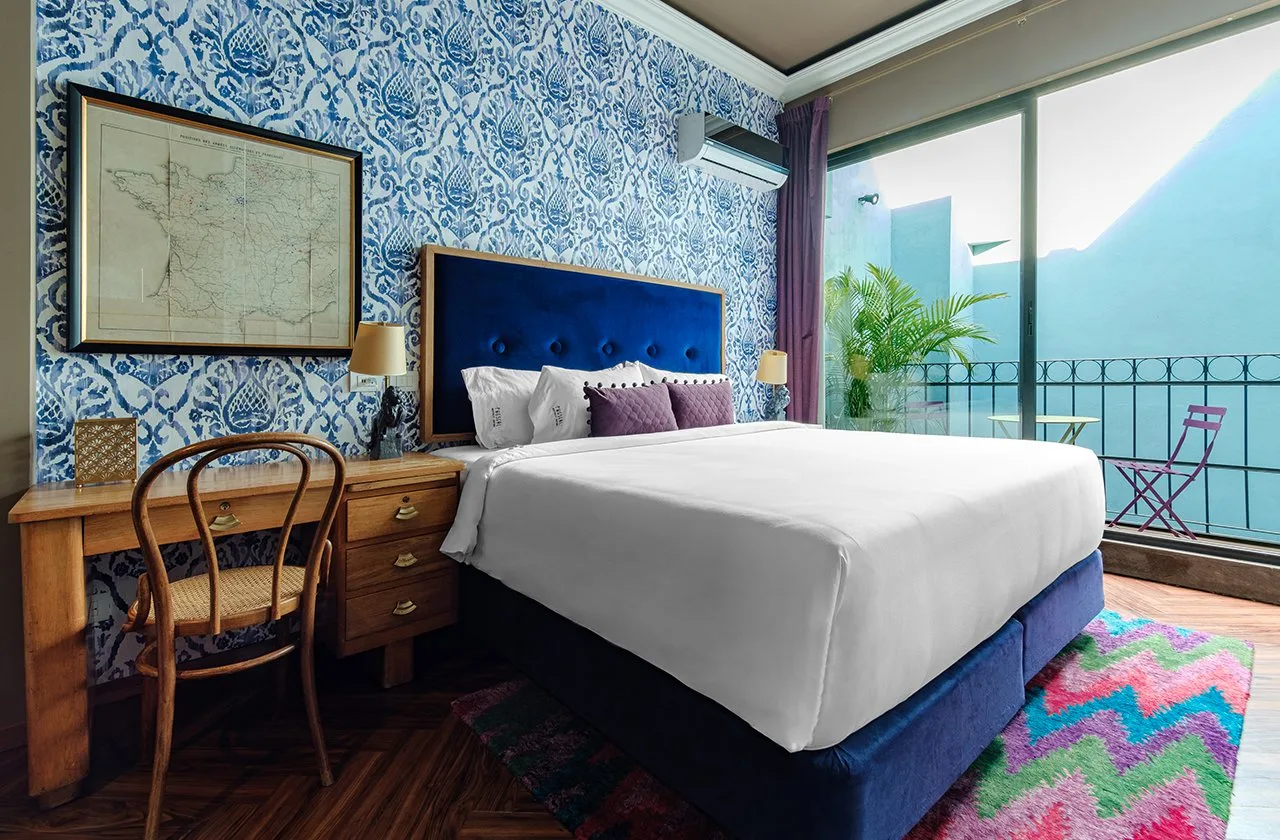 Cama de la habitación de lujo en Pug Seal Anatole France, Polanco