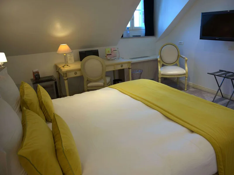 Premier room