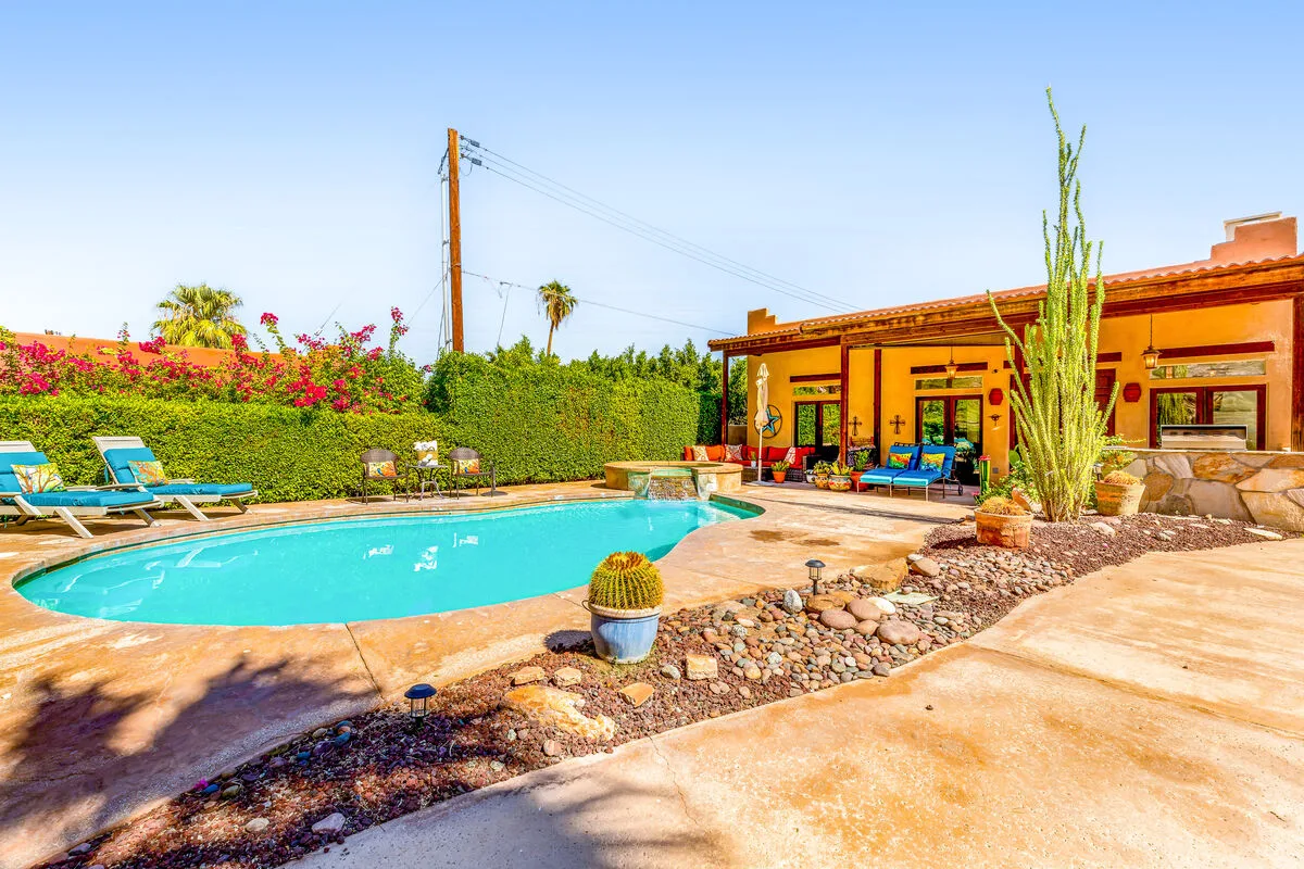 Hacienda Montezuma - 220080