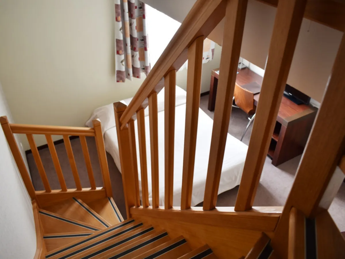 Duplex comfort room