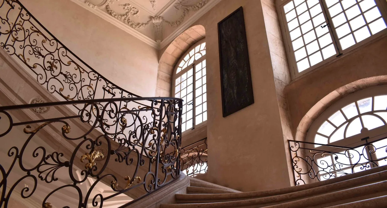 Oval staircase