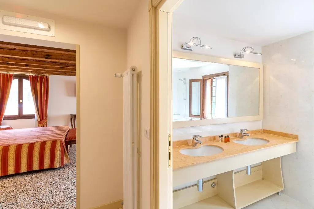 Habitación deluxe con vistas al canal
