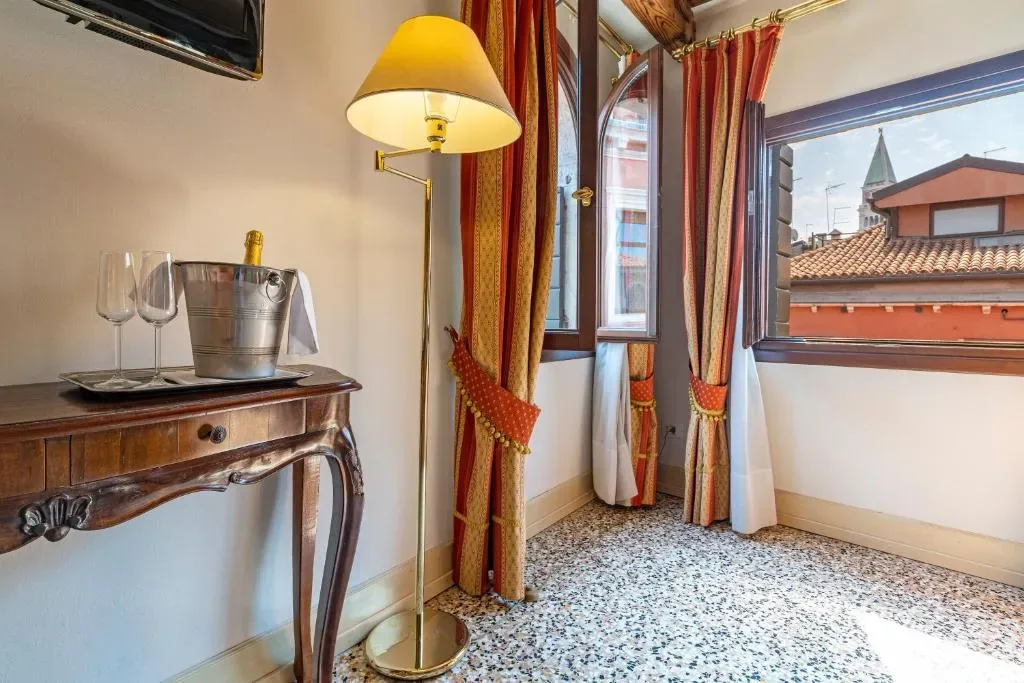 Habitación deluxe con vistas al canal