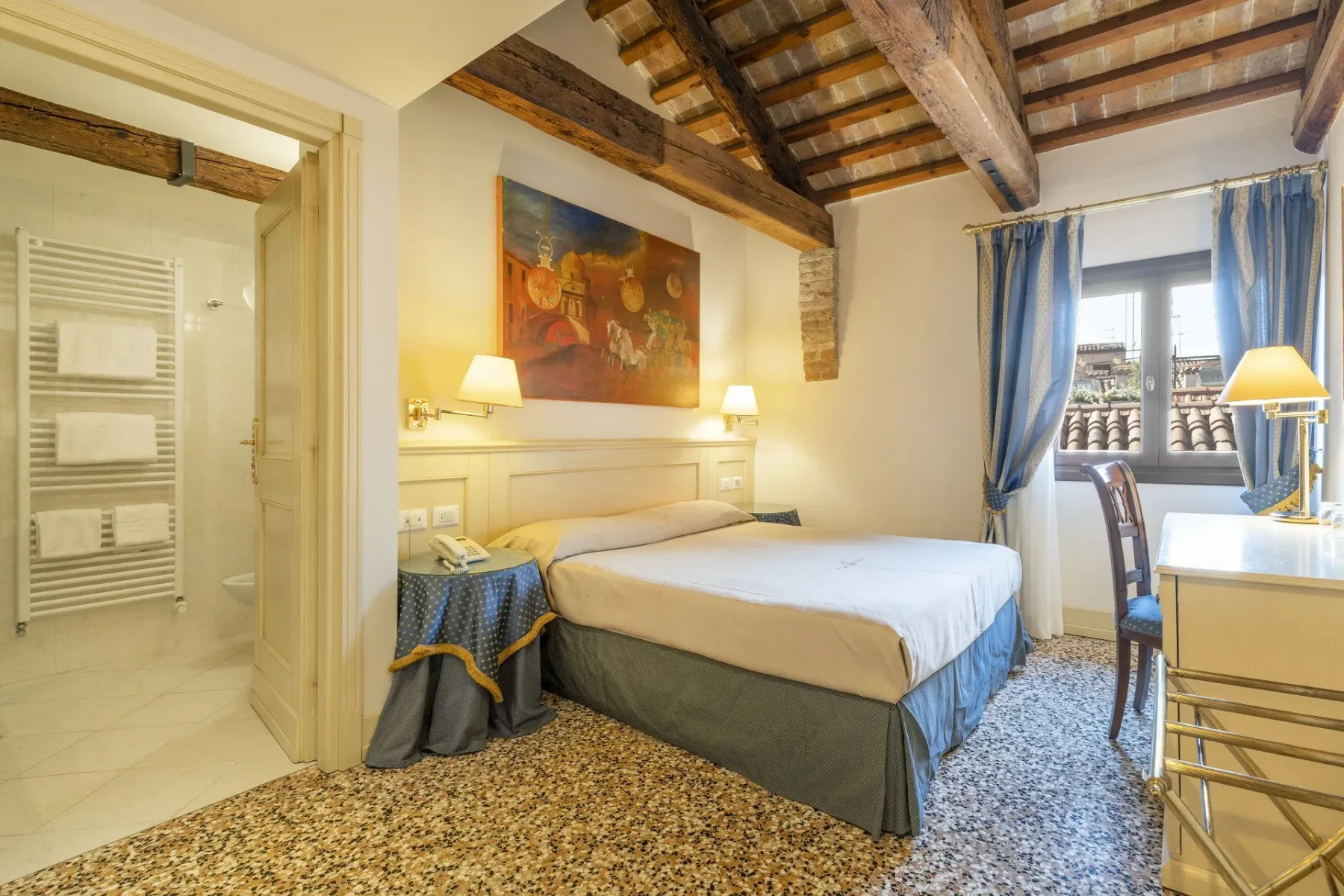 Small double room