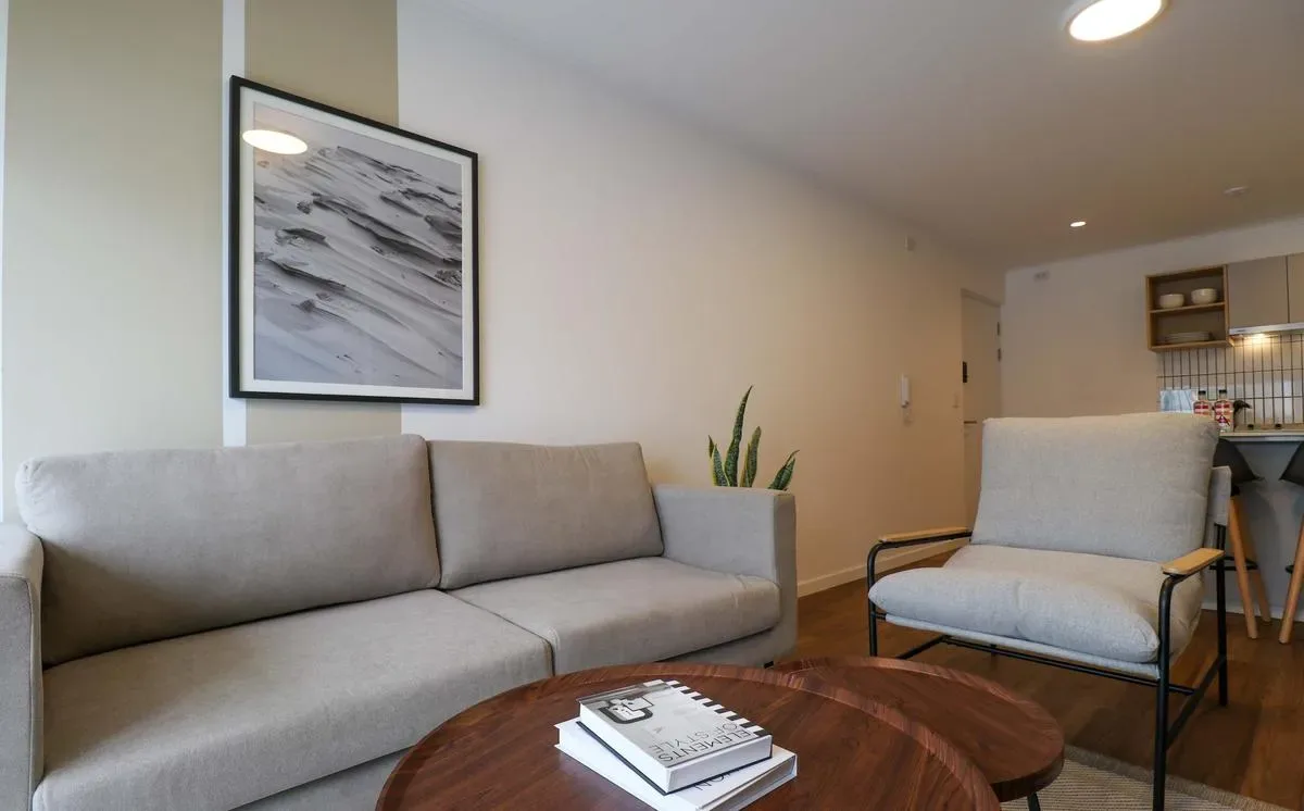 Light-Filled 2BR w/ Balcony in Miraflores