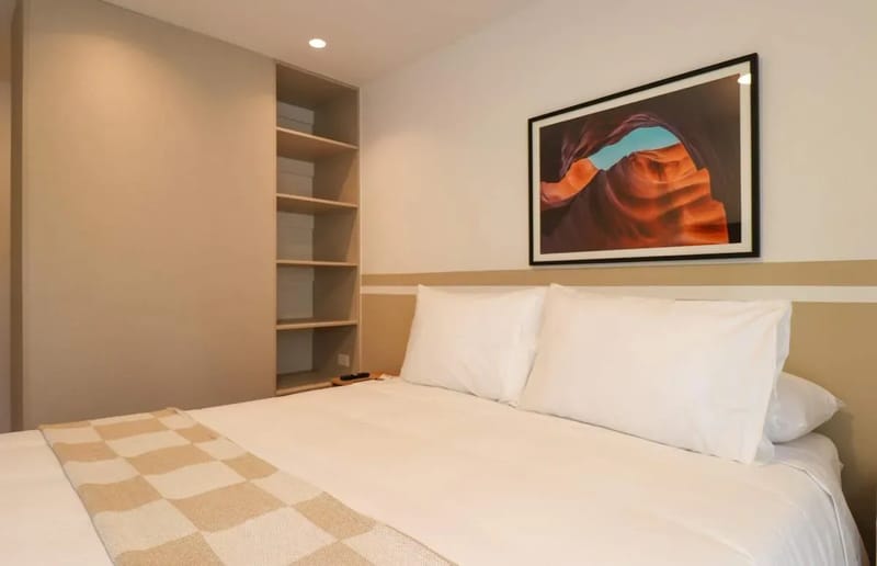 Light-Filled 2BR w/ Balcony in Miraflores