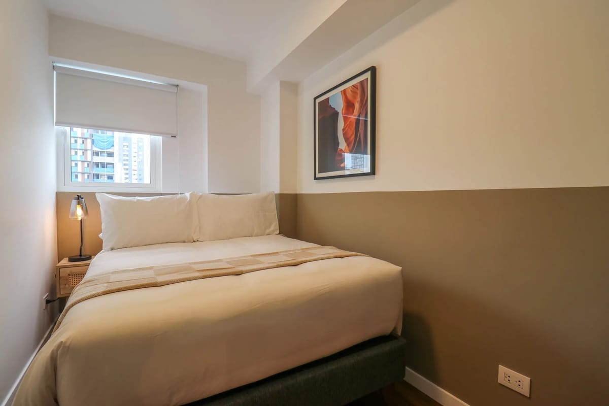 Light-Filled 2BR w/ Balcony in Miraflores