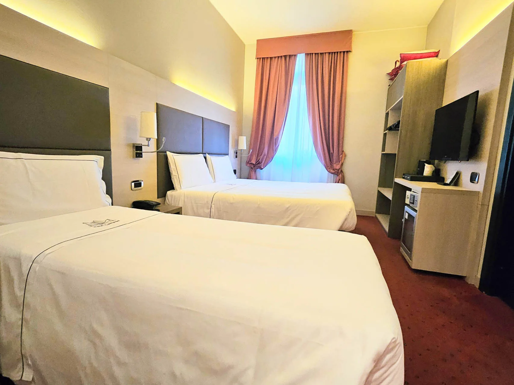 Hotel Campion property photo