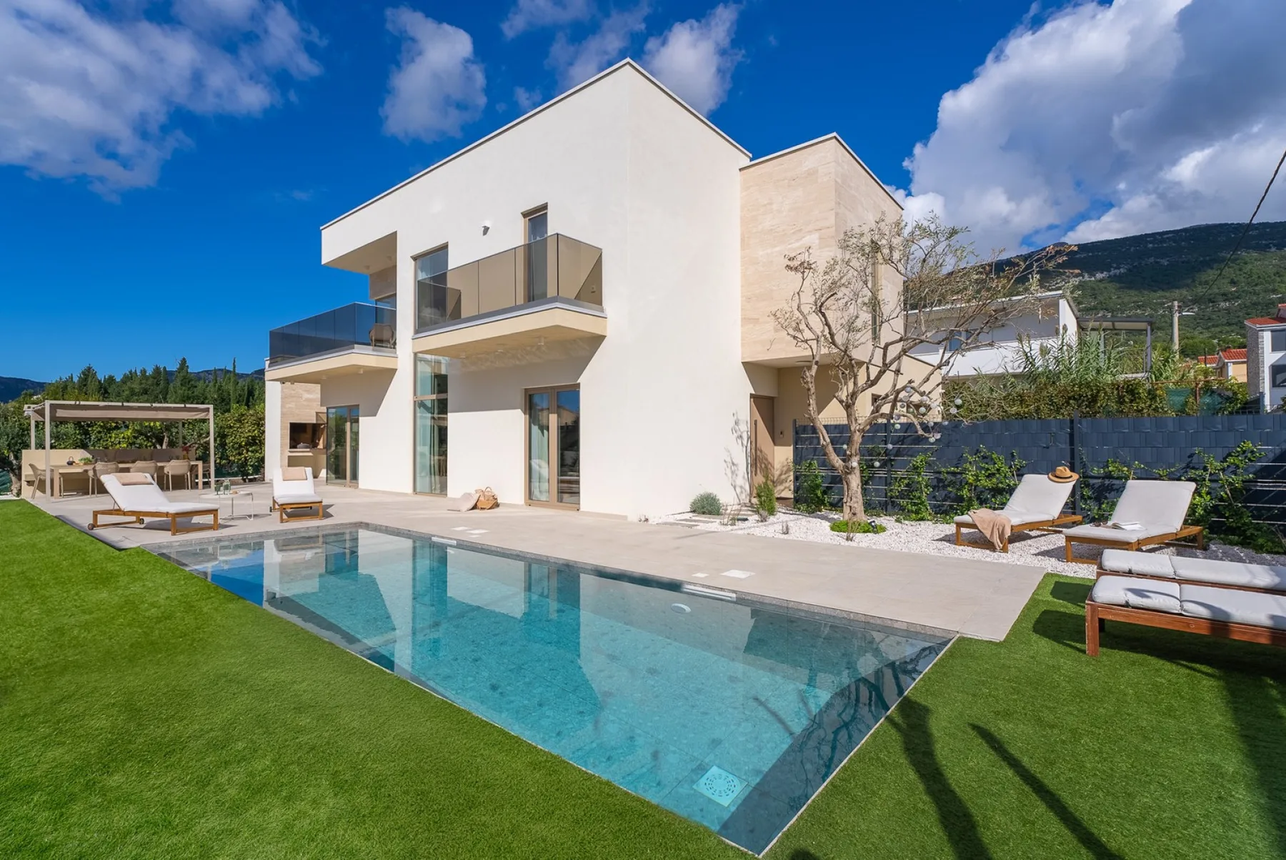 Elegante vivienda de alta gama a solo 1,6 km de la playa