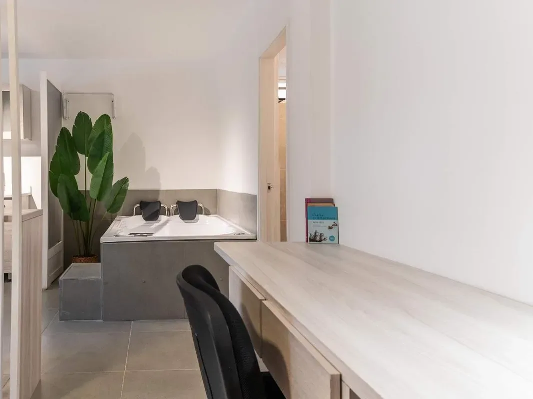 Modern Loft in El Poblado w/ Jacuzzi