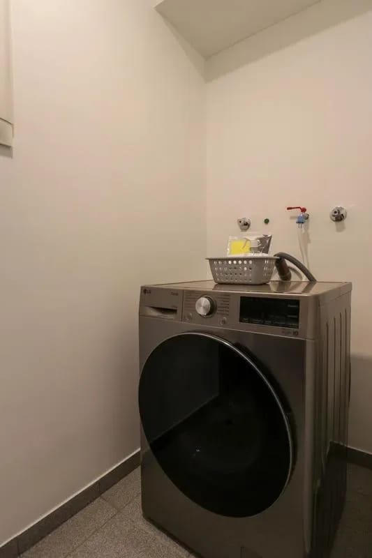 Central 2BR w/ Balcony in Miraflores