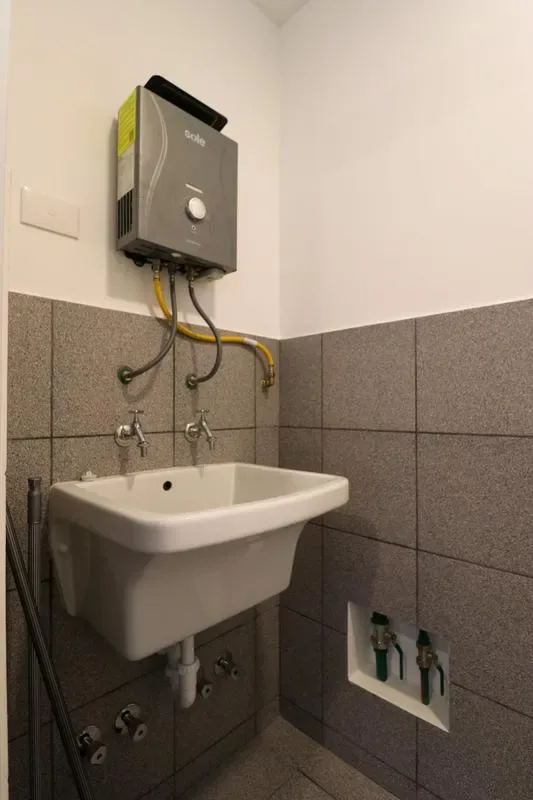 Central 2BR w/ Balcony in Miraflores