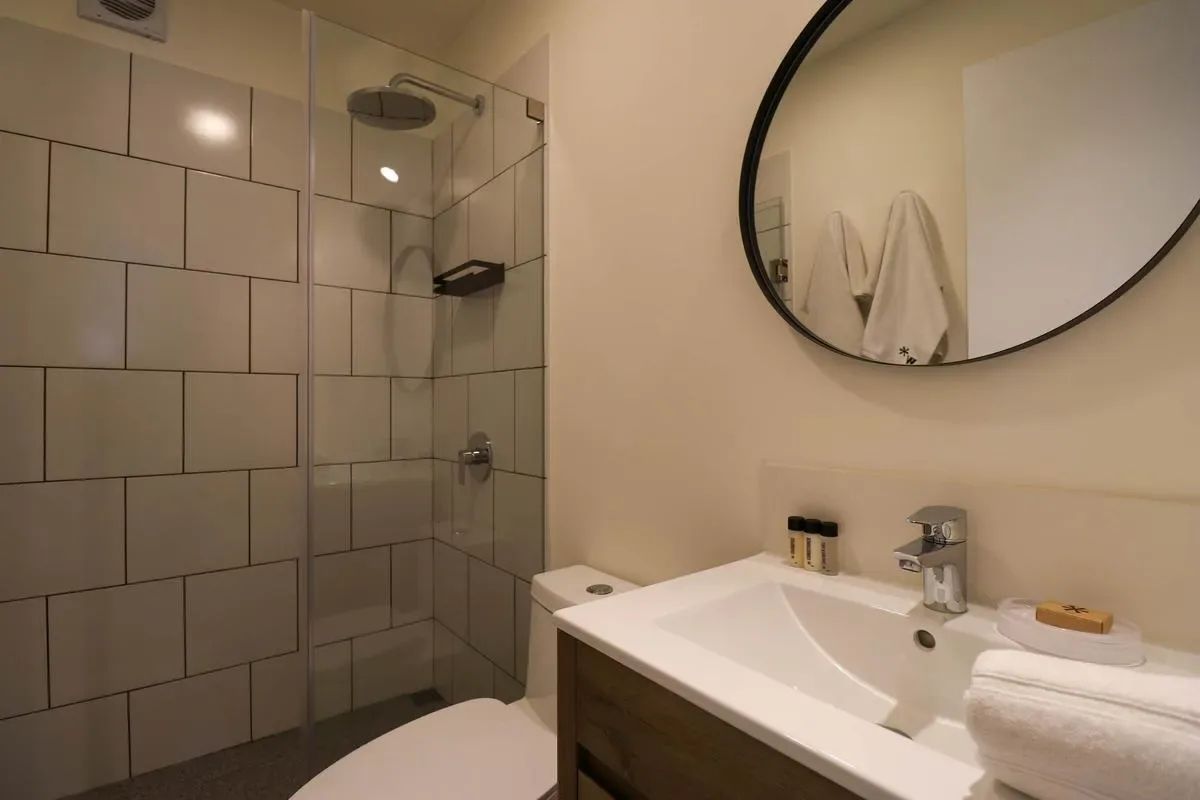 Central 2BR w/ Balcony in Miraflores