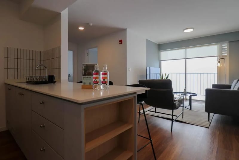 Central 2BR w/ Balcony in Miraflores