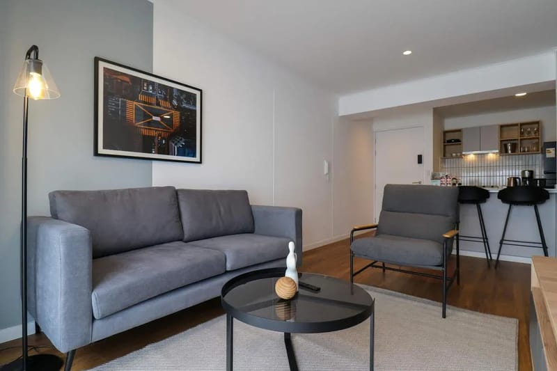 Central 2BR w/ Balcony in Miraflores