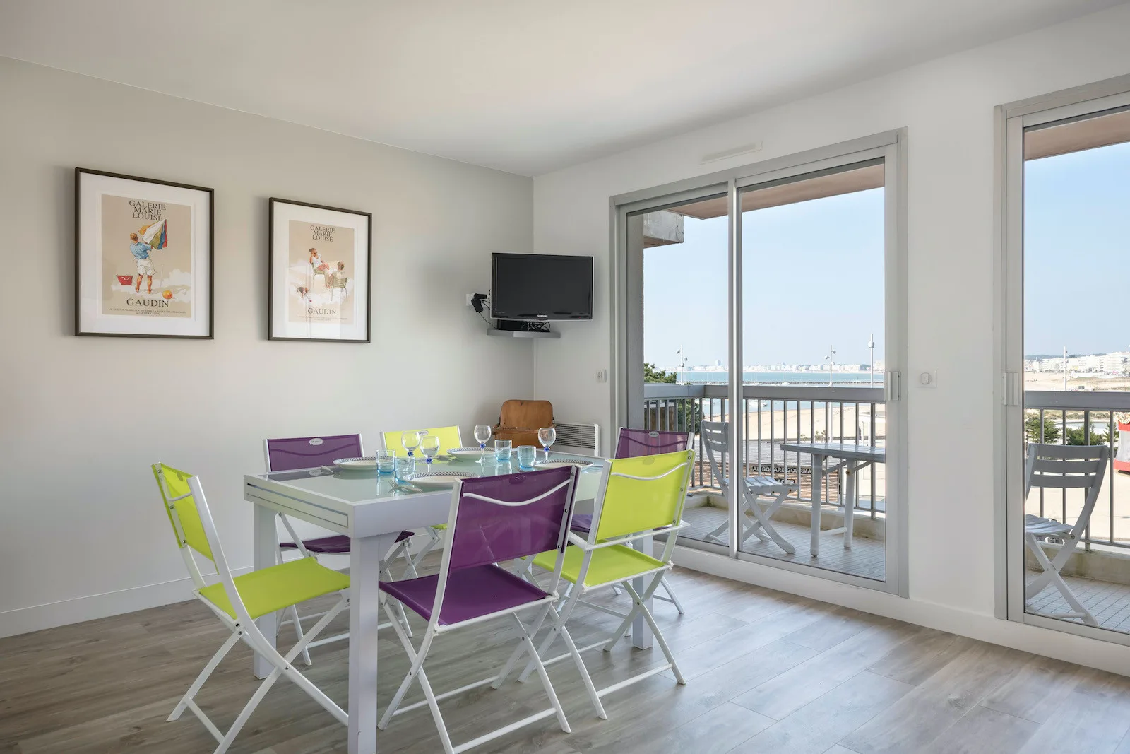 Apartment for four with marina view