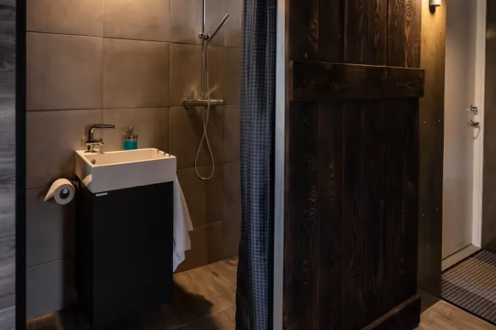 Room bathroom