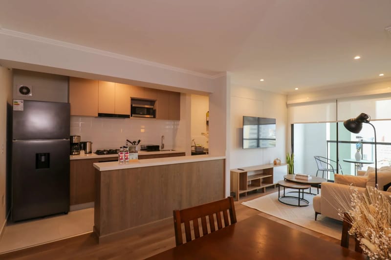 Deluxe 3BR w/ Balcony in Prime Miraflores